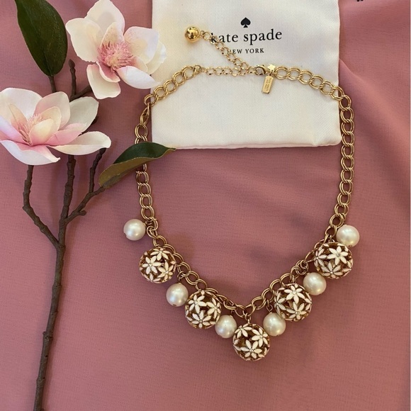 Kate Spade Enamel & Faux Pearl Wallflower Collar Necklace - Picture 1 of 8